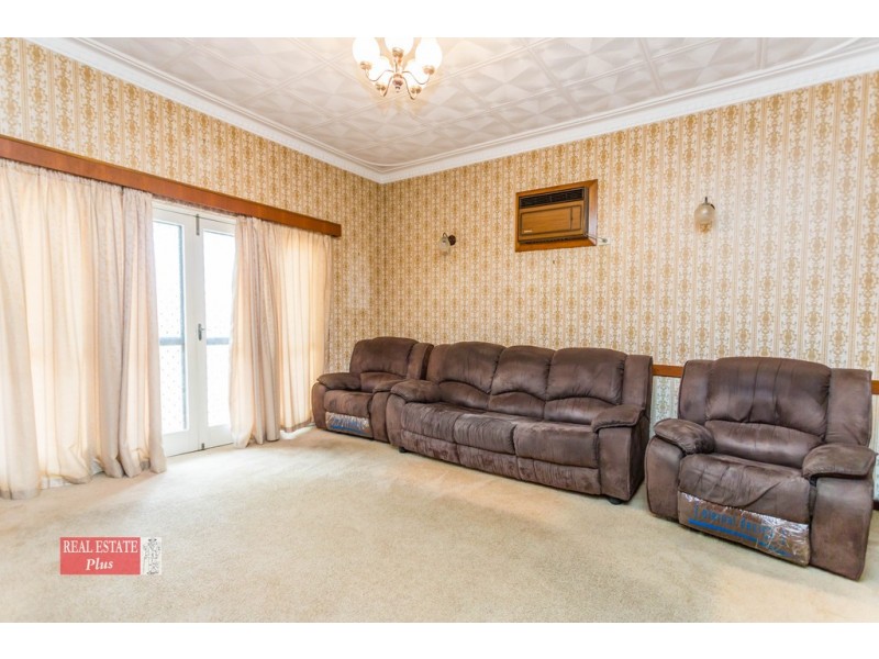 73 Upton Street, St James WA 6102