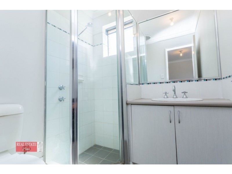 2/7 Templeman Place, Midland WA 6056