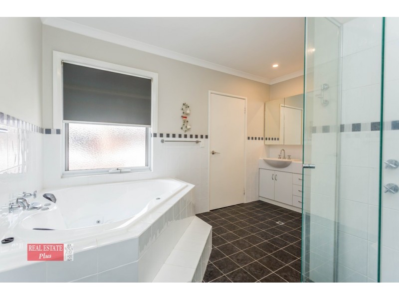 8 Hebe Lane, Woodbridge WA 6056