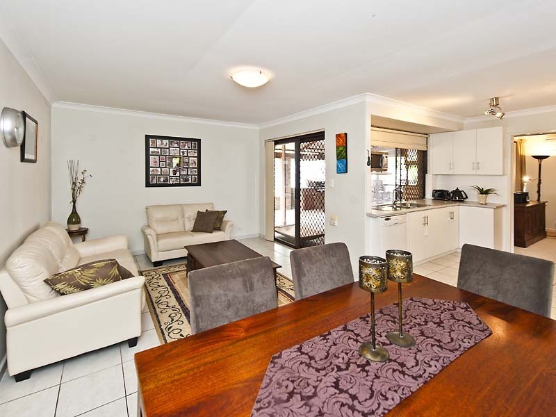 18 Beresford Gardens, Swan View WA 6056