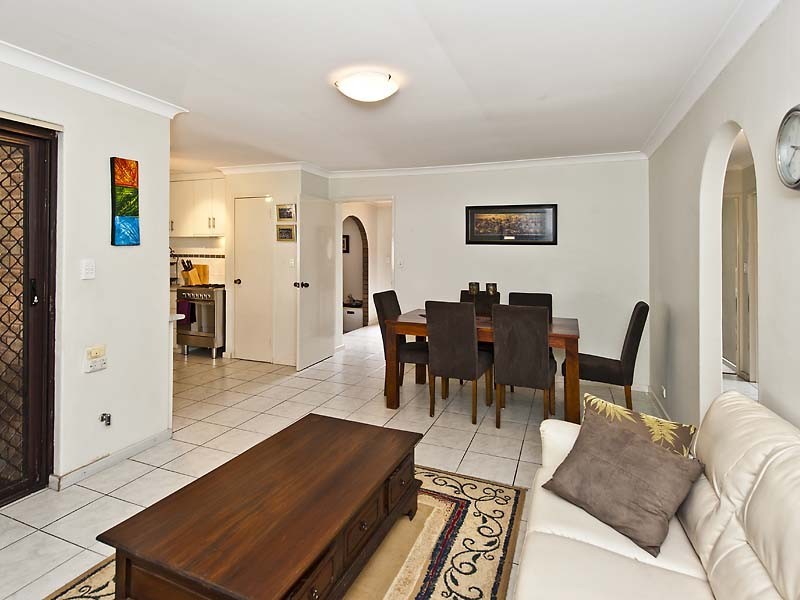 18 Beresford Gardens, Swan View WA 6056