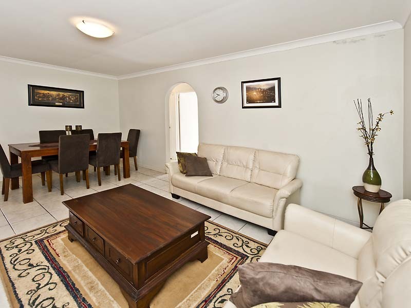 18 Beresford Gardens, Swan View WA 6056