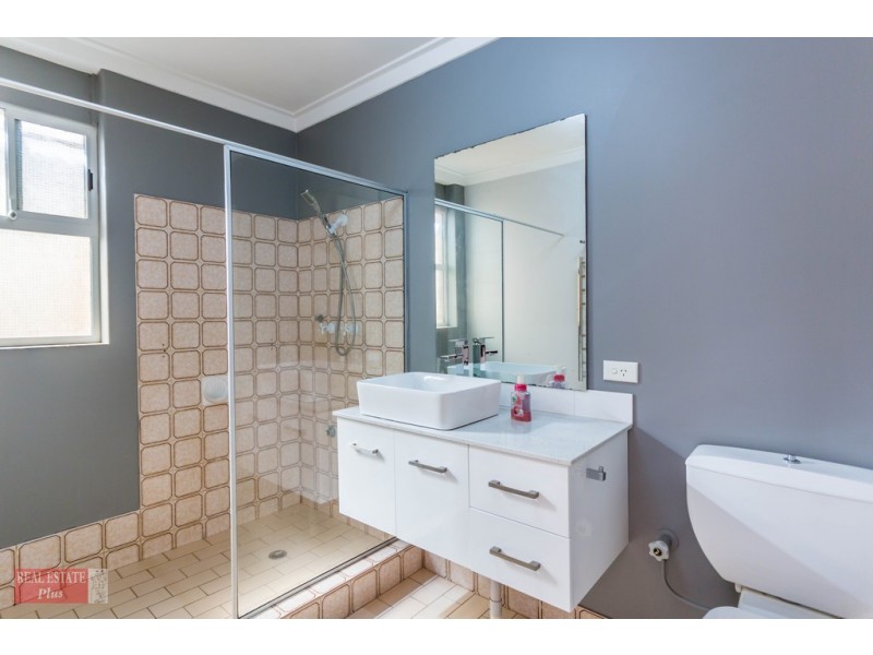 18E Rhine Way, Swan View WA 6056