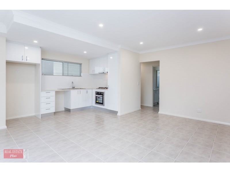 2/24 Aquaviva Circle, Viveash WA 6056