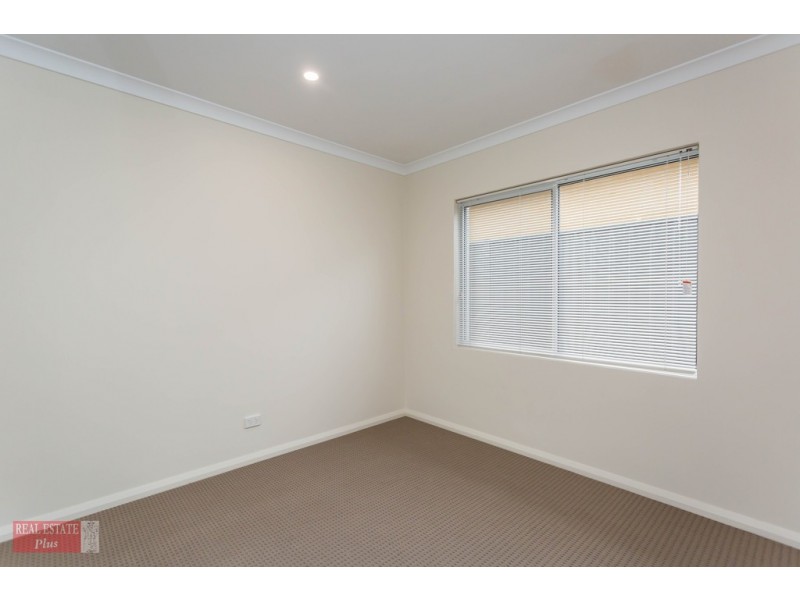 2/24 Aquaviva Circle, Viveash WA 6056