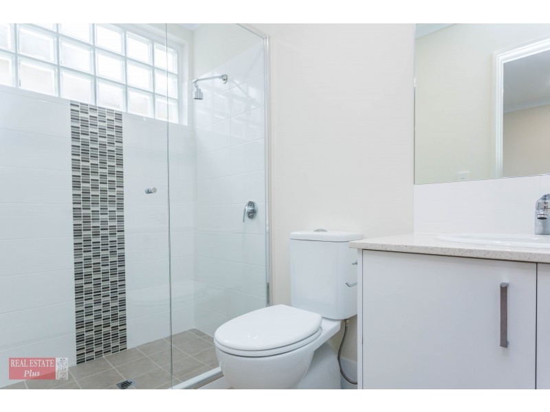 2/24 Aquaviva Circle, Viveash WA 6056