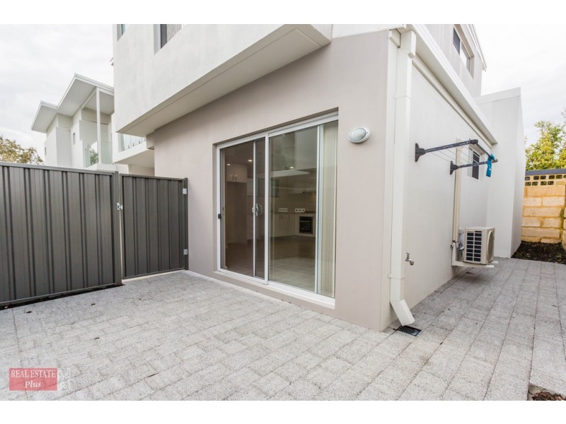 2/24 Aquaviva Circle, Viveash WA 6056