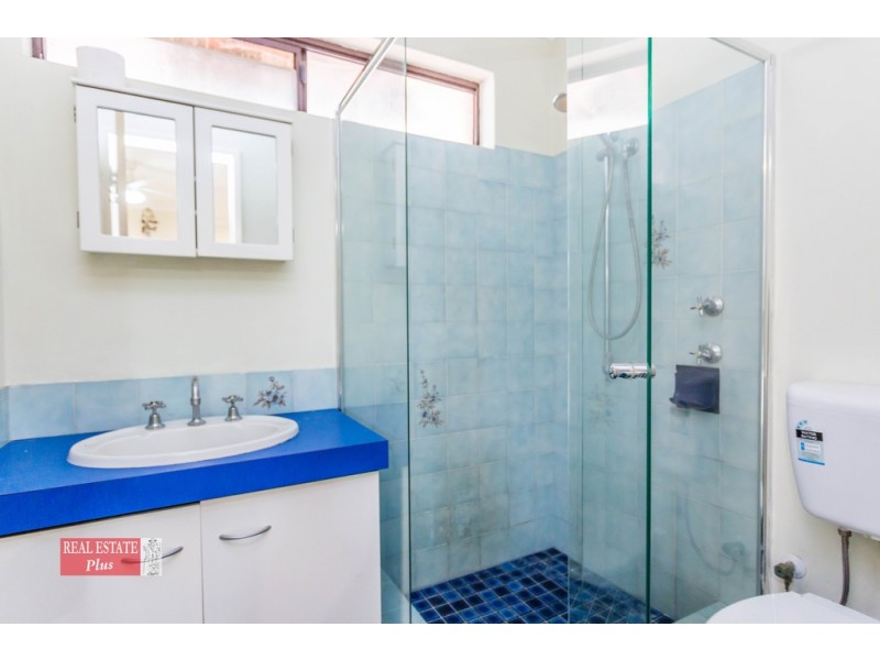 8 Abbott Way, Swan View WA 6056