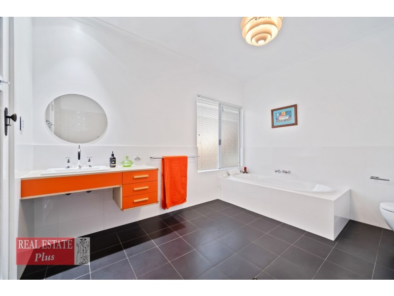 44 Swan View Road, Greenmount WA 6056