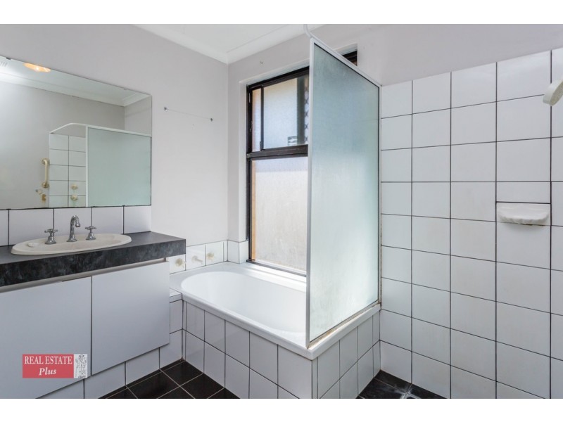 8 Woodview Retreat, Caversham WA 6055