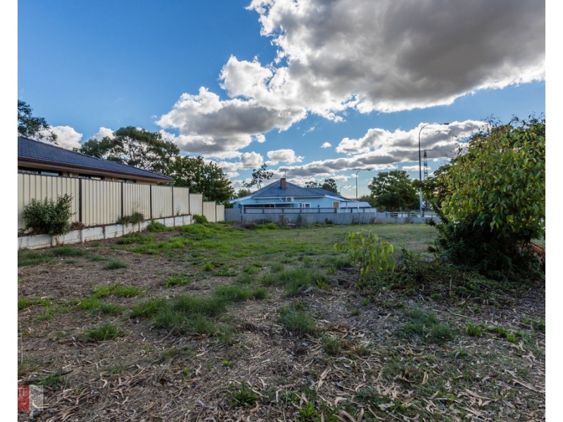 2 Ruby Street, Bellevue WA 6056