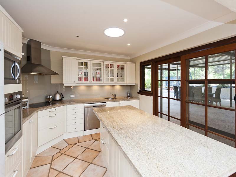 21 Swan Road, Mahogany Creek WA 6072