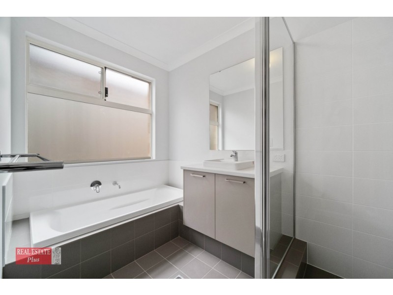 18 Croydon Street, Bellevue WA 6056