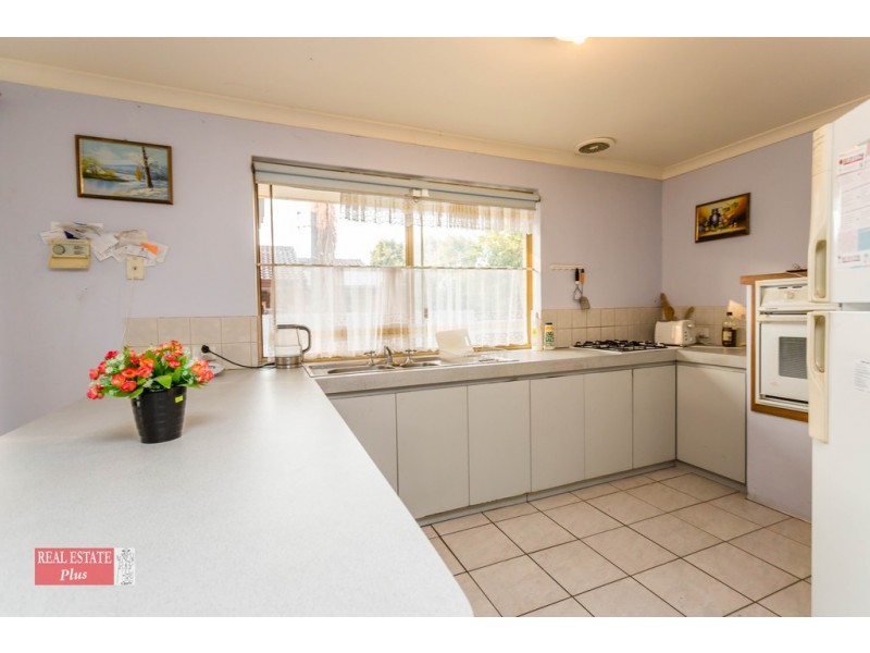 33 Victoria Parade, Midvale WA 6056