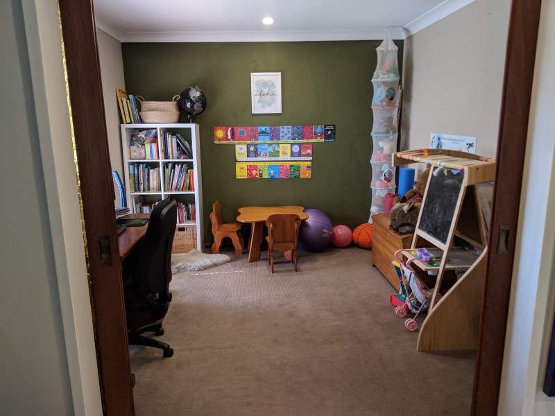 6 Parkway, Swan View WA 6056