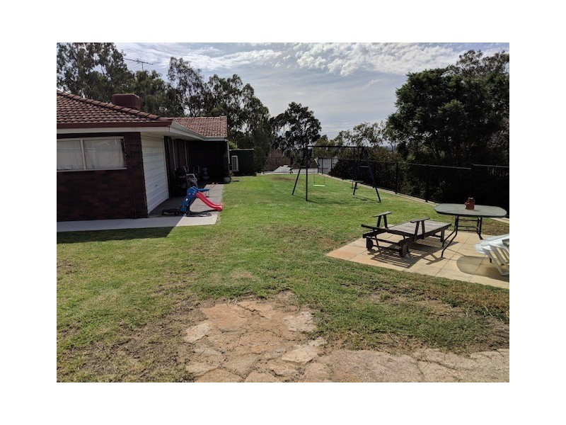 6 Parkway, Swan View WA 6056