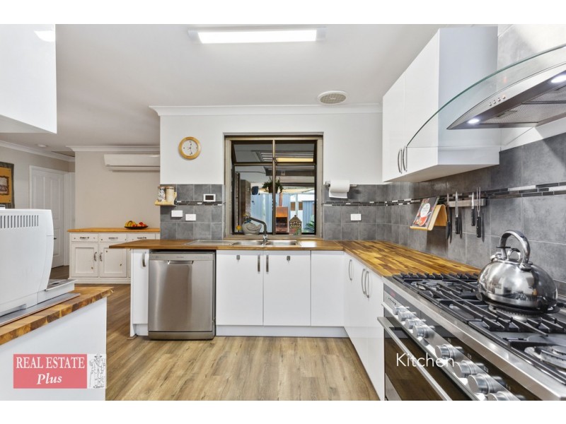 995 Katharine Street, Bellevue WA 6056