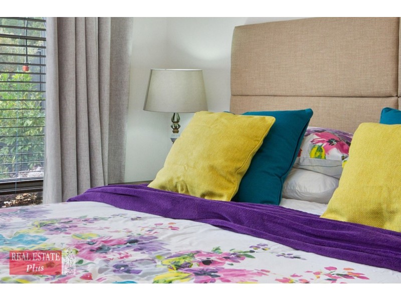 995 Katharine Street, Bellevue WA 6056