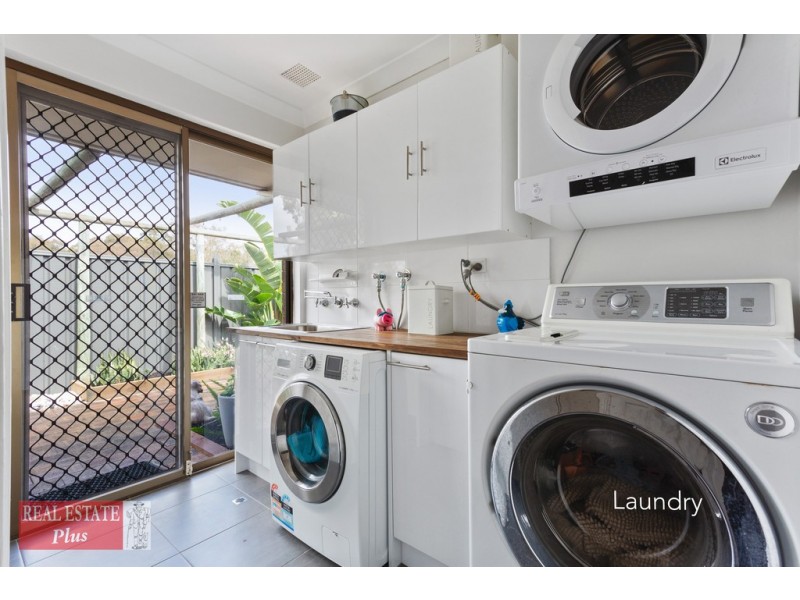 995 Katharine Street, Bellevue WA 6056