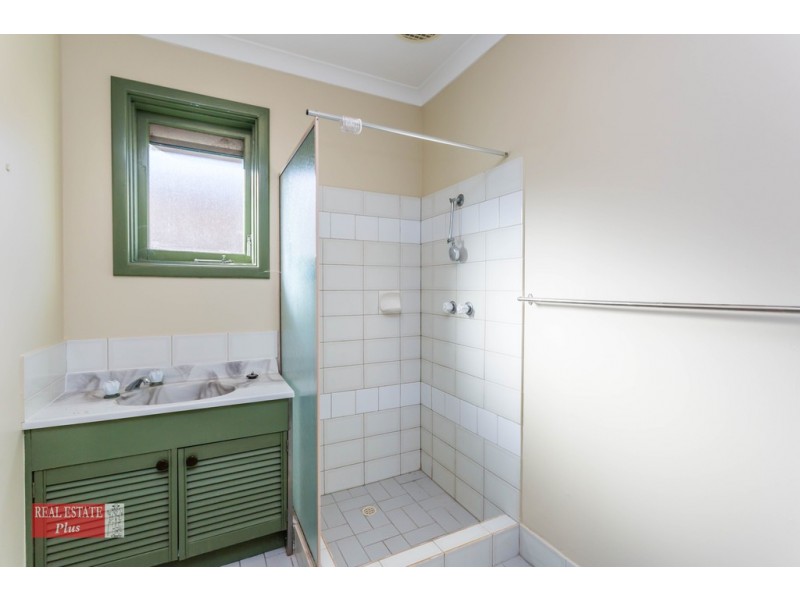 1/18 Holmesdale Road, Woodbridge WA 6056