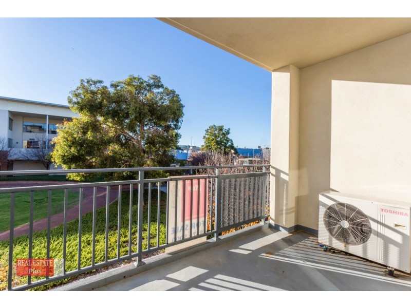 16/42 The Crescent, Midland WA 6056