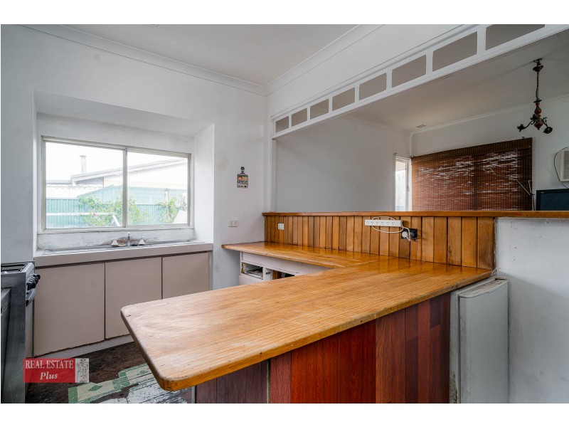 28 Brathwaite Road, Lockridge WA 6054