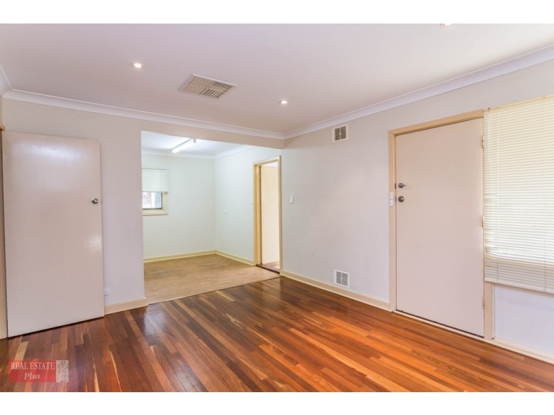 14 Banjine Road, Koongamia WA 6056