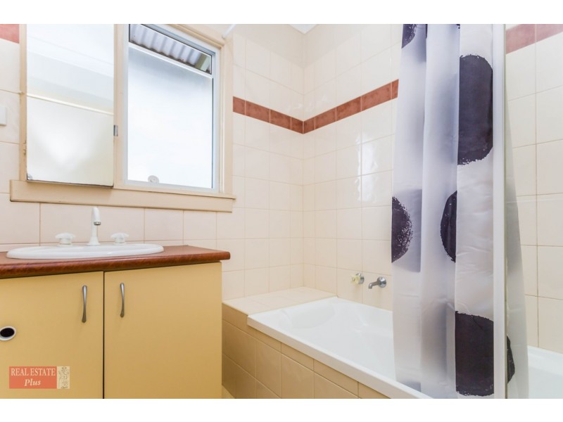 14 Banjine Road, Koongamia WA 6056