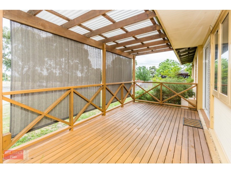 14 Banjine Road, Koongamia WA 6056