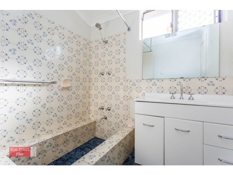 198 Blackadder Road, Swan View WA 6056