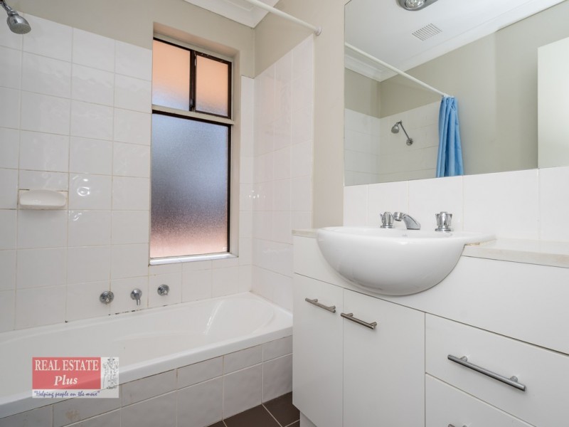 1 Apara Place, Koongamia WA 6056