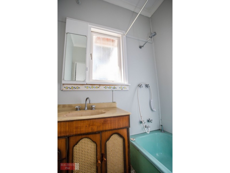 21 Mudalla Way, Koongamia WA 6056