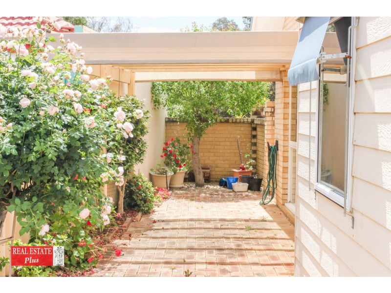 7 St Michaels Green, Canning Vale WA 6155