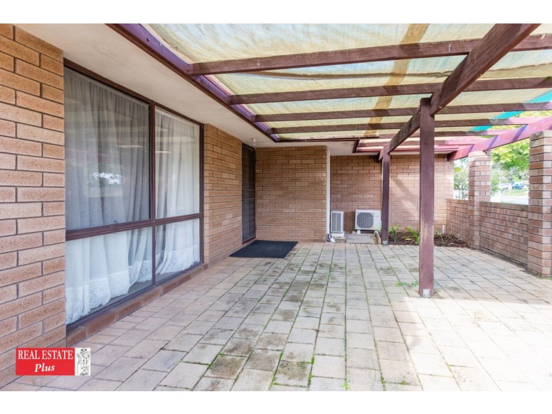 111 Blackadder Road, Swan View WA 6056