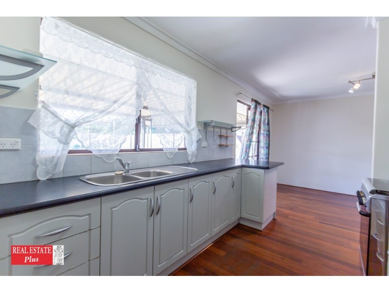 111 Blackadder Road, Swan View WA 6056