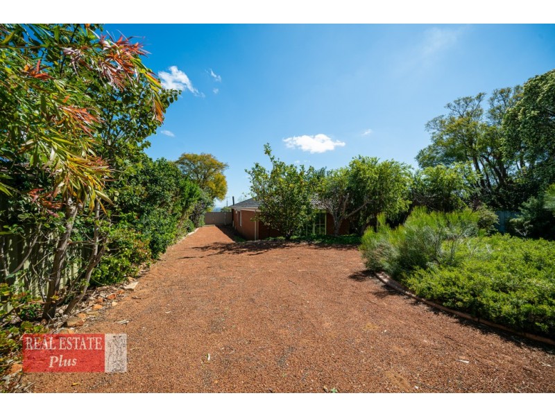 24 Ward Avenue, Greenmount WA 6056