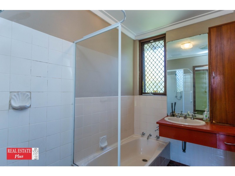 5 Abbott Way, Swan View WA 6056