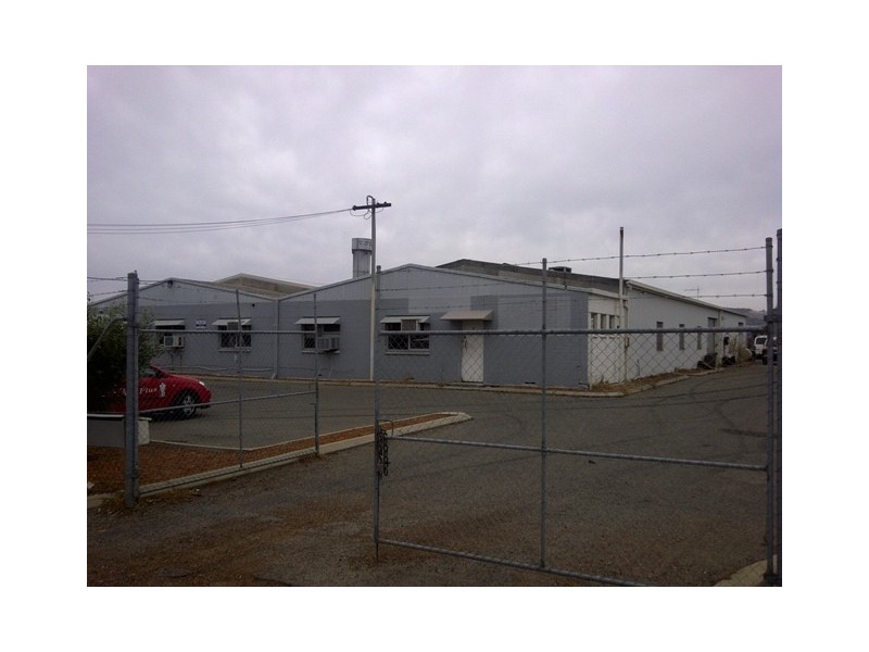 Unit 2, 4 Gary Road, Maddington WA 6109