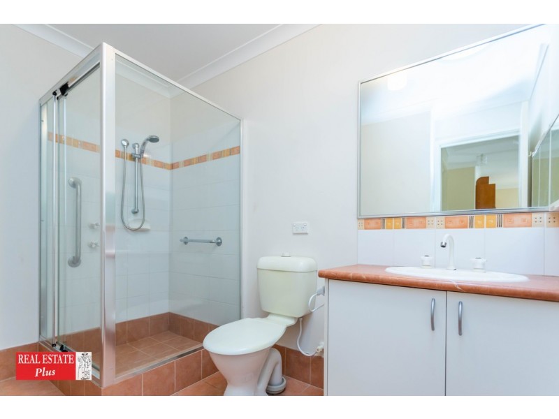 4/1 Sampson Close, Midland WA 6056