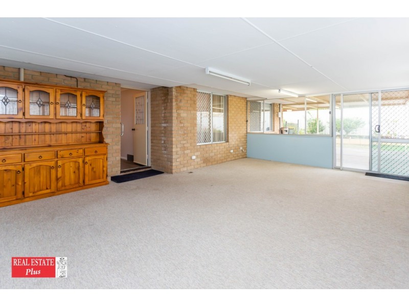 83 Myles Road, Swan View WA 6056