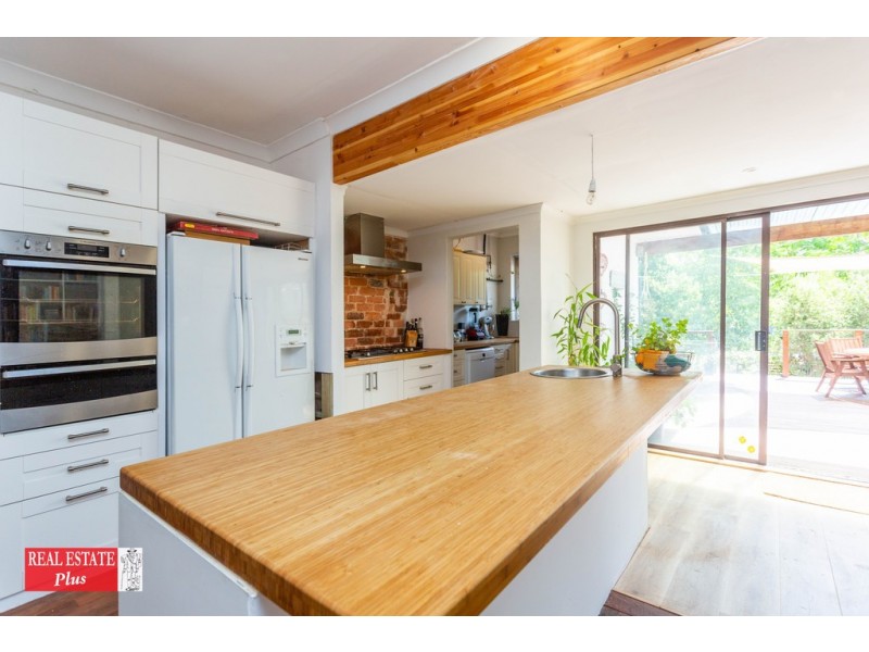 20 The Crescent, Helena Valley WA 6056