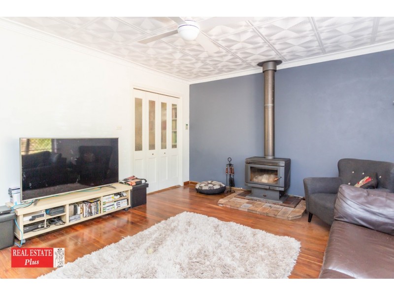 20 The Crescent, Helena Valley WA 6056