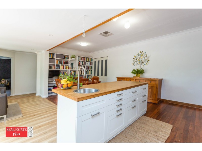 20 The Crescent, Helena Valley WA 6056