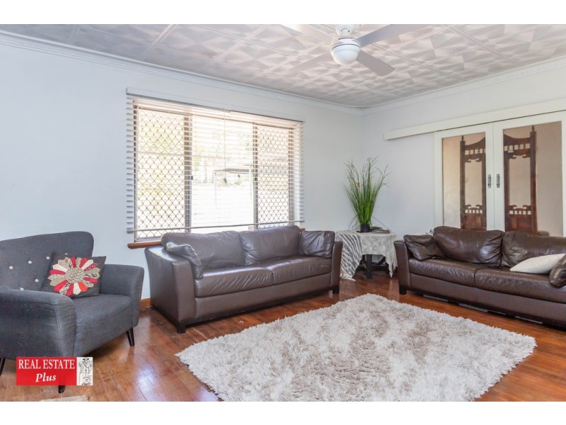 20 The Crescent, Helena Valley WA 6056