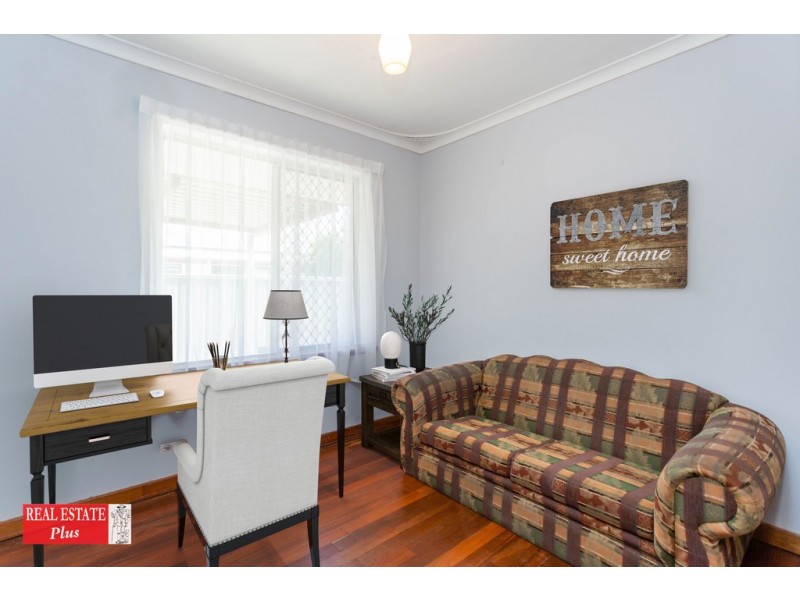 20 The Crescent, Helena Valley WA 6056