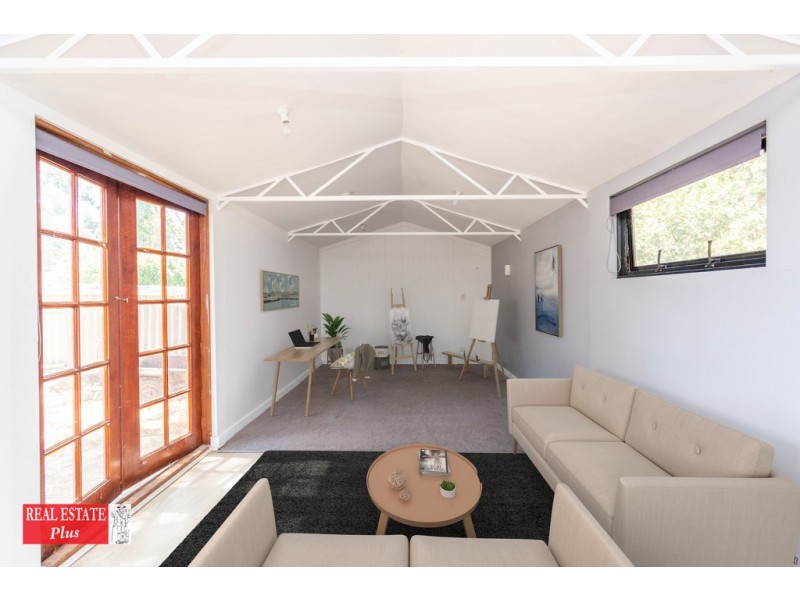 20 The Crescent, Helena Valley WA 6056