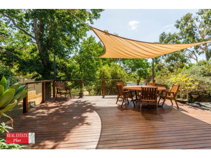 20 The Crescent, Helena Valley WA 6056