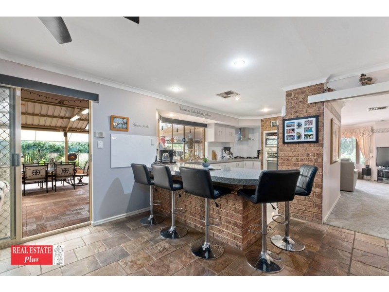 28 Damascus Drive, Greenmount WA 6056