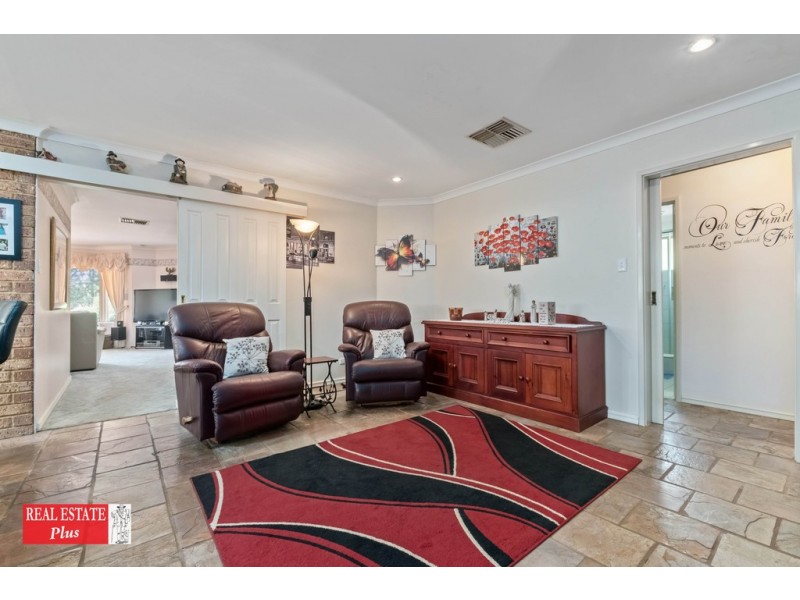 28 Damascus Drive, Greenmount WA 6056