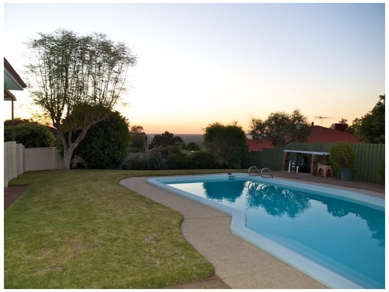 6 Boorabilla Way, Greenmount WA 6056